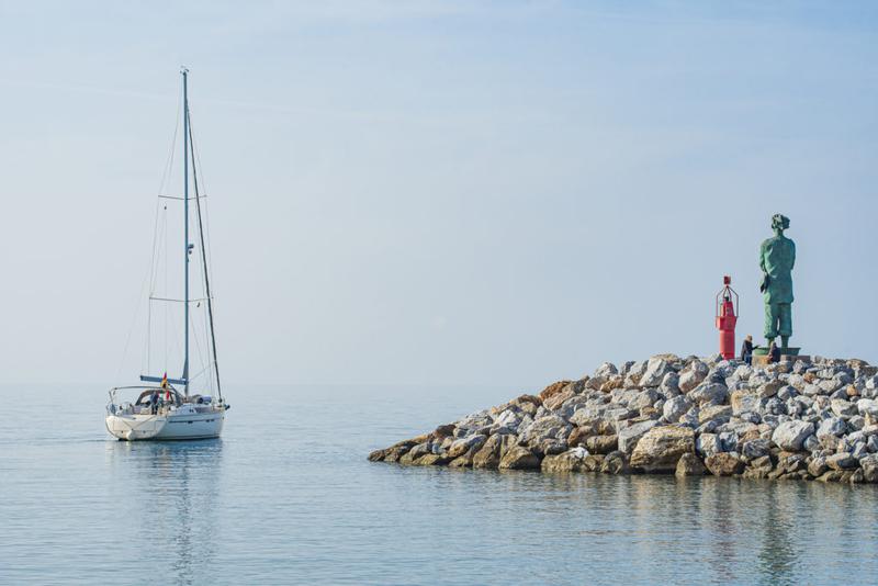 Book yachts online - sailboat - Bavaria Cruiser 46 - Libertà - rent