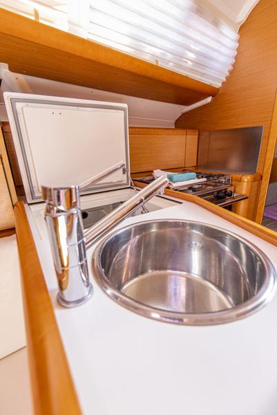 Book yachts online - sailboat - Sun Odyssey 33i - Ribellina - rent