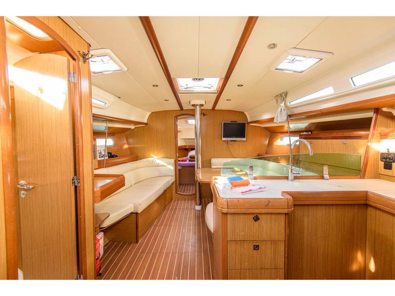 Book yachts online - sailboat - Sun Odyssey 42 i - Benoit - rent