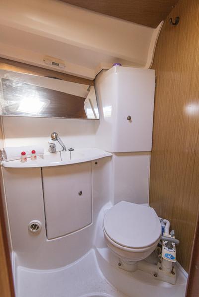 Book yachts online - sailboat - Sun Odyssey 42 i - Benoit - rent