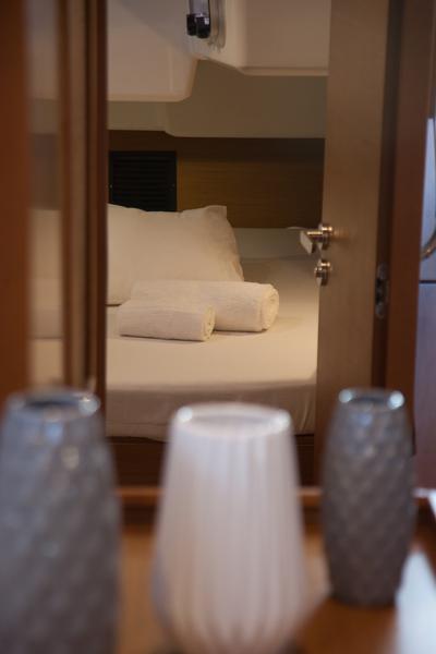 Book yachts online - sailboat - Sun Odyssey 519 -  5 cabs - MAISTROS - rent