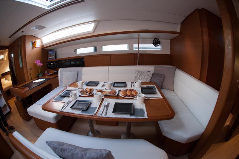 Book yachts online - sailboat - Sun Odyssey 519 -  5 cabs - MAISTROS - rent