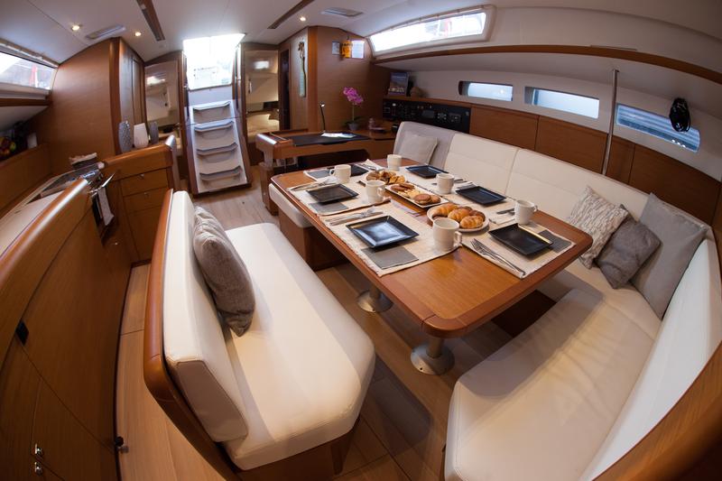 Book yachts online - sailboat - Sun Odyssey 519 -  5 cabs - MAISTROS - rent