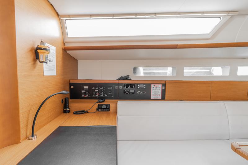 Book yachts online - sailboat - Sun Odyssey 519 -  5 cabs - PERRO BLANCO - rent