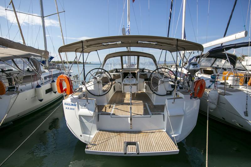 Book yachts online - sailboat - Sun Odyssey 519 -  5 cabs - KALLIROI - rent
