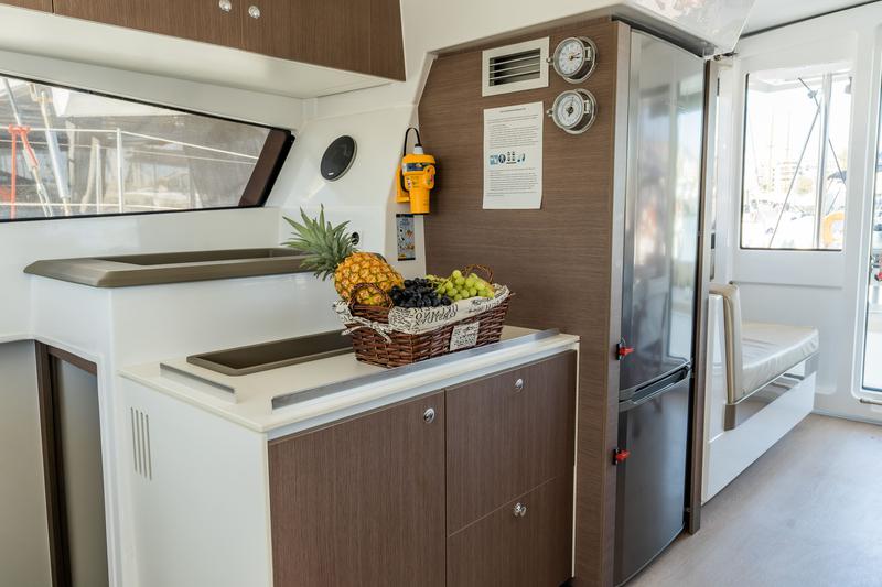Book yachts online - catamaran - Bali 4.1 - 11 - ZEUS - rent