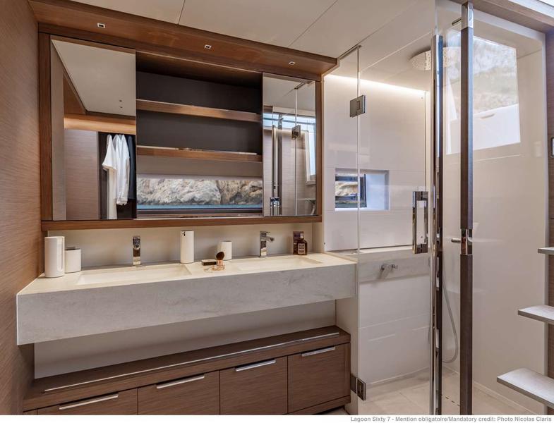 Book yachts online - powercatamaran - Lagoon Sixty 7 - VALIUM 67 - rent