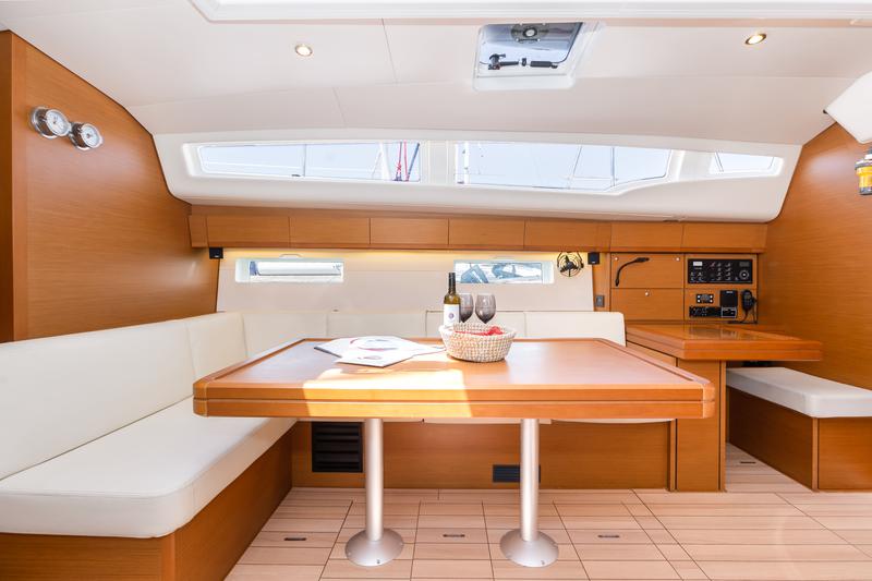 Book yachts online - sailboat - Jeanneau 54 - PANAYIOTIS K - rent