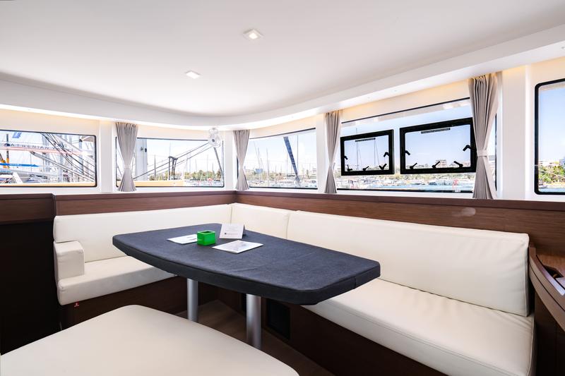Book yachts online - catamaran - Lagoon 42 (4 dbl / 1 single ) - ANEMI - rent