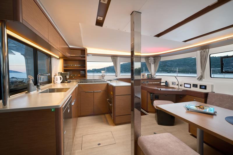 Book yachts online - catamaran - Lagoon 46 - BRIGHTER STAR  - rent