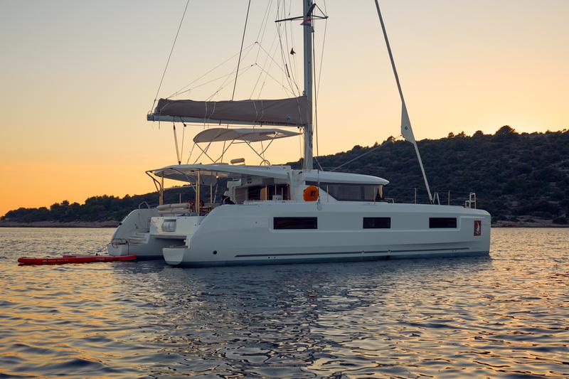 Book yachts online - catamaran - Lagoon 46 - Sophie  - rent