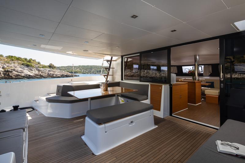 Book yachts online - catamaran - Dufour 48 Catamaran - SHU - rent