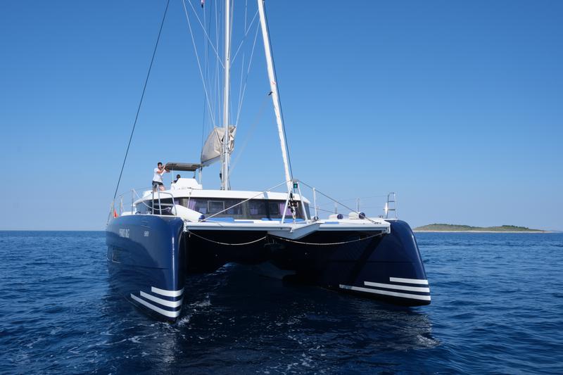 Book yachts online - catamaran - Dufour 48 Catamaran - SHU - rent