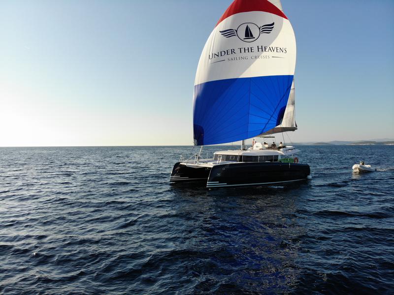 Book yachts online - catamaran - Dufour 48 Catamaran - VAR - rent