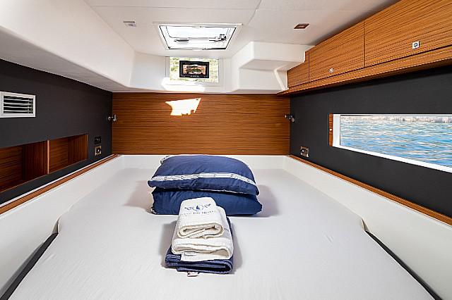 Book yachts online - catamaran - Dufour 48 Catamaran - BRO - rent