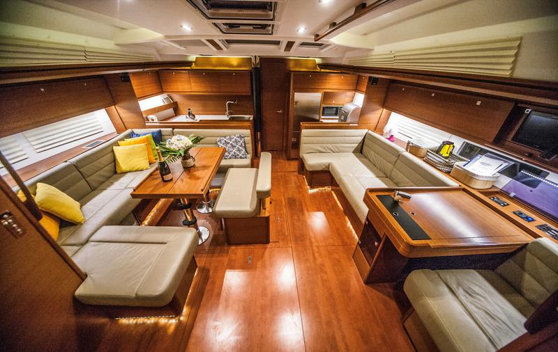 Book yachts online - sailboat - Dufour 560 Grand Large - PETROVICH - rent