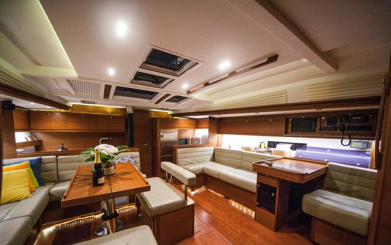 Book yachts online - sailboat - Dufour 560 Grand Large - PETROVICH - rent