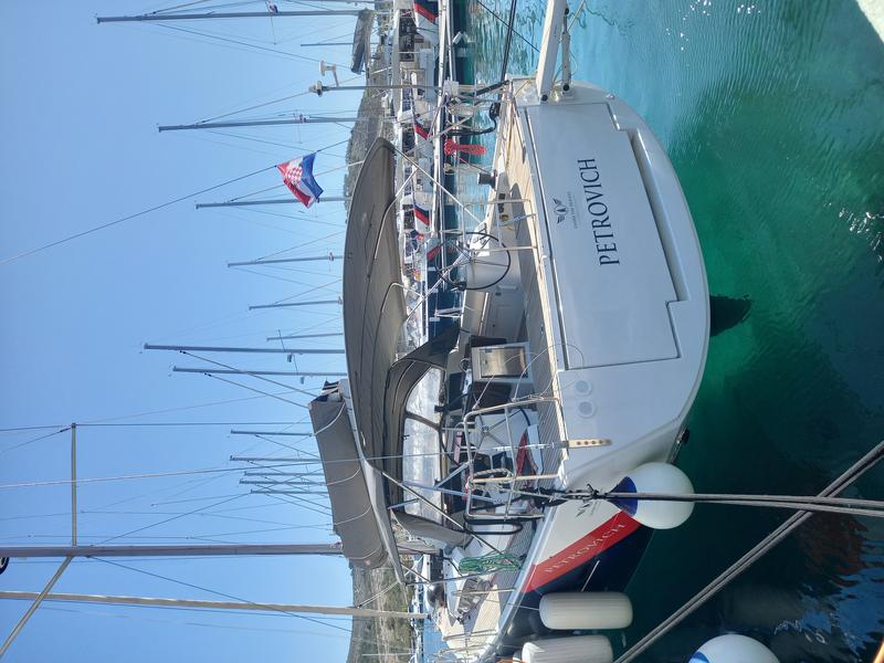 Book yachts online - sailboat - Dufour 560 Grand Large - PETROVICH - rent