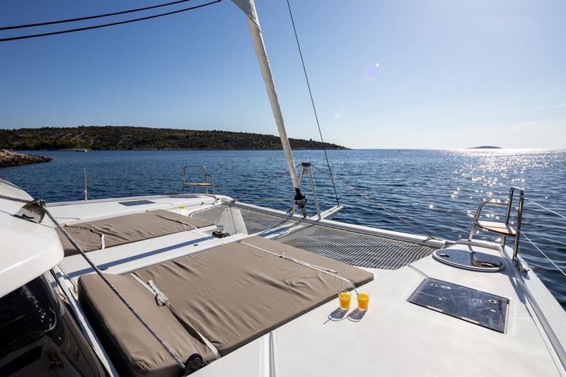 Book yachts online - catamaran - Dufour 48 Catamaran - YAM - rent