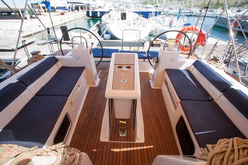 Book yachts online - sailboat - Dufour 460 Grand Large - NOSTROMO - rent