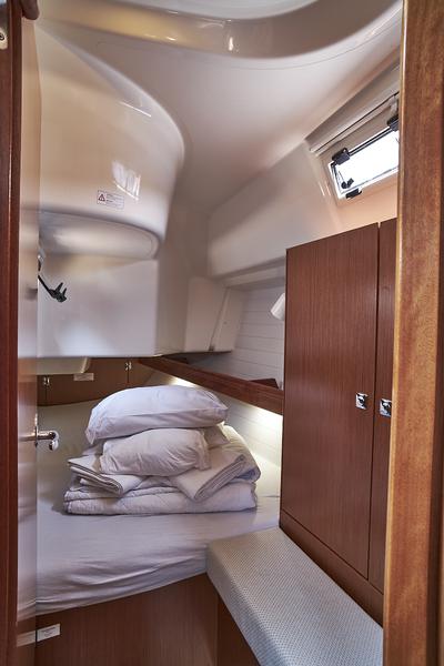 Book yachts online - sailboat - Bavaria 34 Cruiser - Wild love - rent