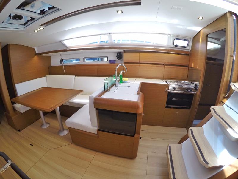 Book yachts online - sailboat - Sun Odyssey 449 - Nina - rent