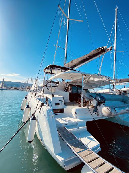 Book yachts online - catamaran - Lagoon 42 - Kaiki (A/C - Generator) - rent