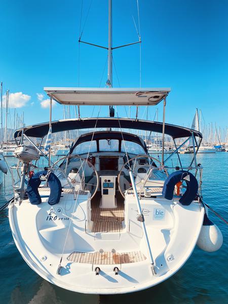 Book yachts online - sailboat - Bavaria 42 Cruiser - Iro (Refit 2019) - rent