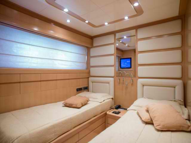 Book yachts online - motorboat - Posillipo Technema 65 - no name - rent