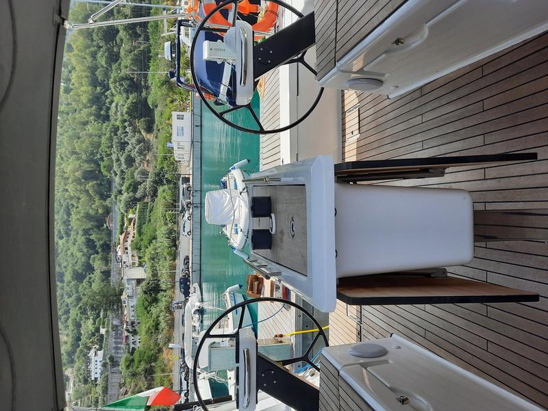 Book yachts online - sailboat - Dufour 390 Grand Large - AVAJAVA - rent