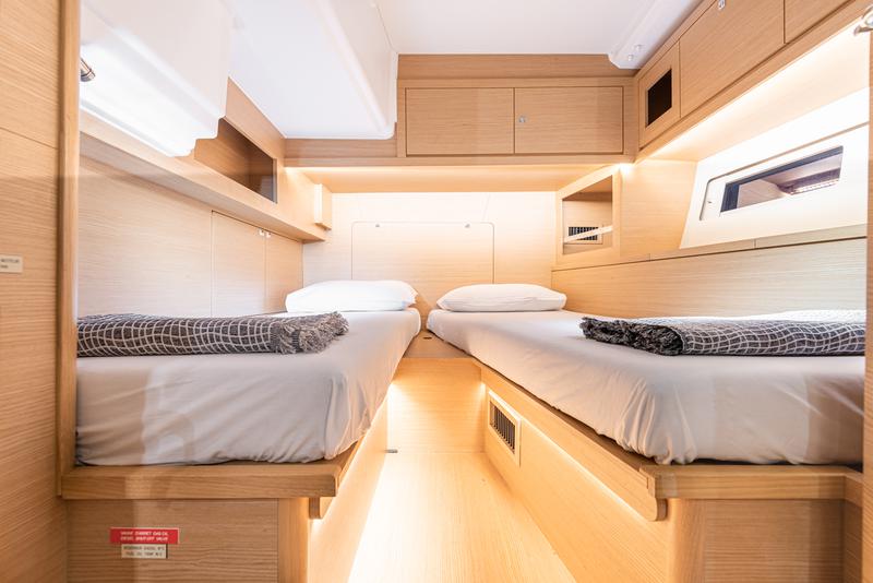 Book yachts online - sailboat - Dufour 530 - Venus - rent