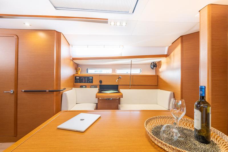 Book yachts online - sailboat - Sun Odyssey 449 - Asante - rent