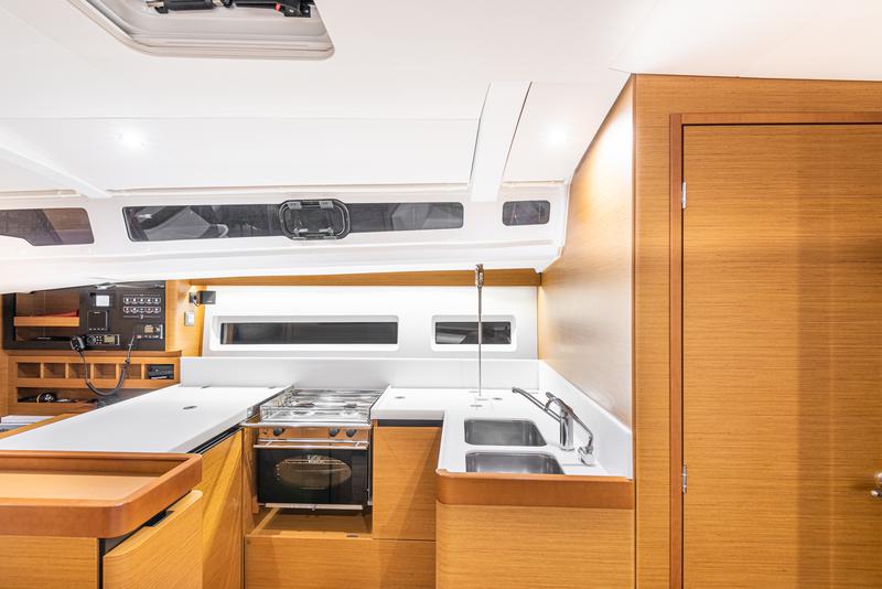 Book yachts online - sailboat - Sun Odyssey 440 - Soulmates - rent