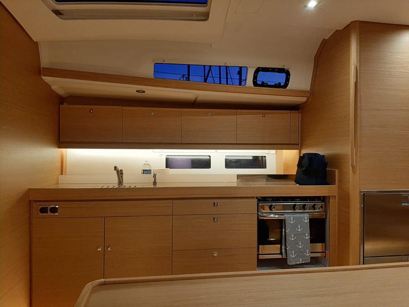 Book yachts online - sailboat - Dufour 460 - Nishane - rent