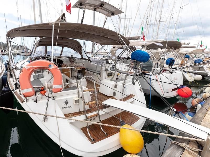 Book yachts online - sailboat - Sun Odyssey 44 i - OCEANIA - rent