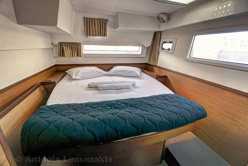 Book yachts online - catamaran - Lagoon 42 - Winny (skippered only) - rent