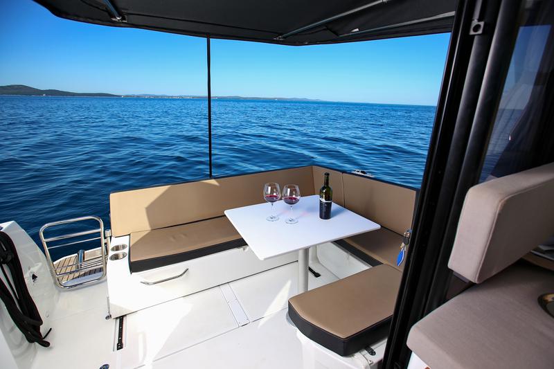 Book yachts online - motorboat - Merry Fisher 895 - VIP 3029ZD - rent