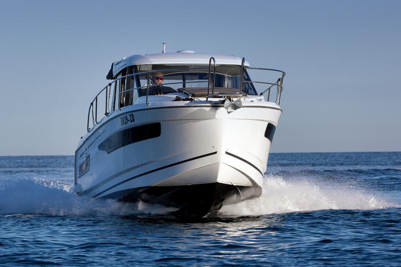 Book yachts online - motorboat - Merry Fisher 895 - VIP 3029ZD - rent