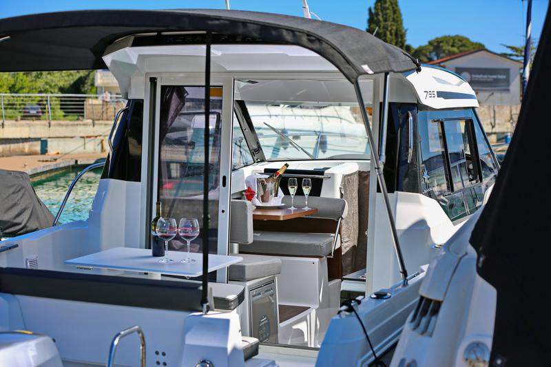 Book yachts online - motorboat - Merry Fisher 795 - Jura  3212ZD - rent