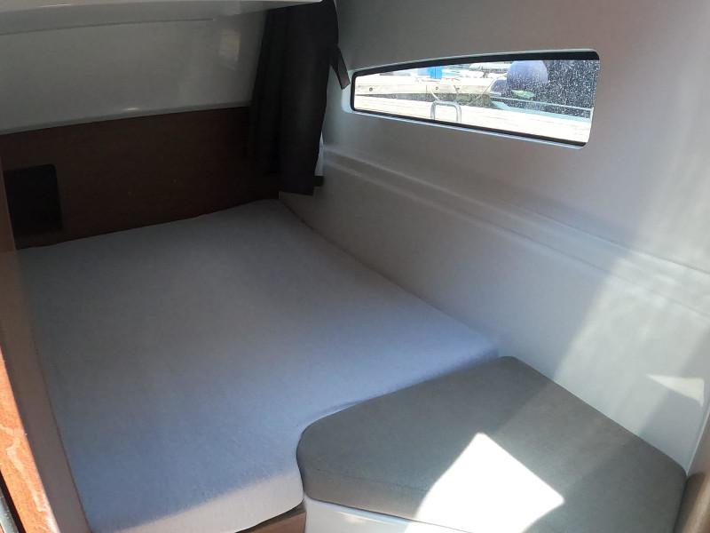 Book yachts online - motorboat - Antares 9 OB - King Fran 268732 SL - rent