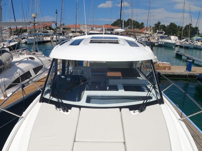 Book yachts online - motorboat - Antares 9 OB - King Fran 268732 SL - rent