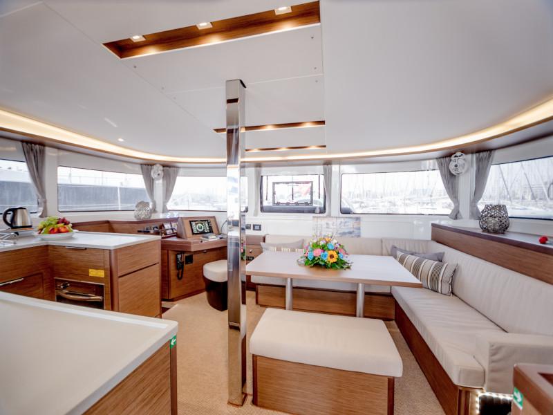 Book yachts online - catamaran - Lagoon 46 - ALICE - rent