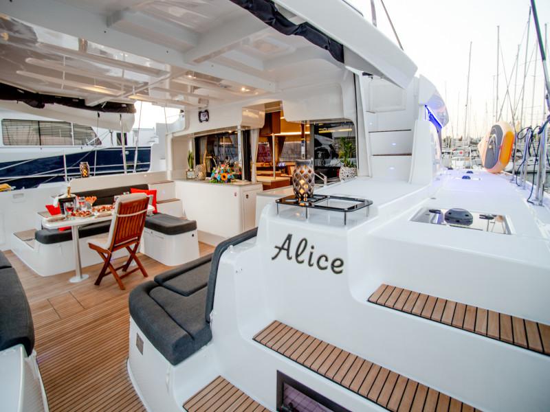 Book yachts online - catamaran - Lagoon 46 - ALICE - rent