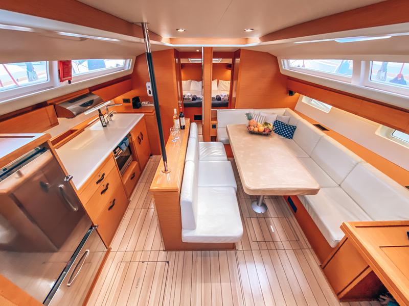 Book yachts online - sailboat - Jeanneau 54 - Sea Force - rent