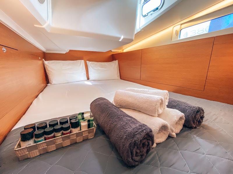 Book yachts online - sailboat - Sun Odyssey 410 - Aquaholic - rent