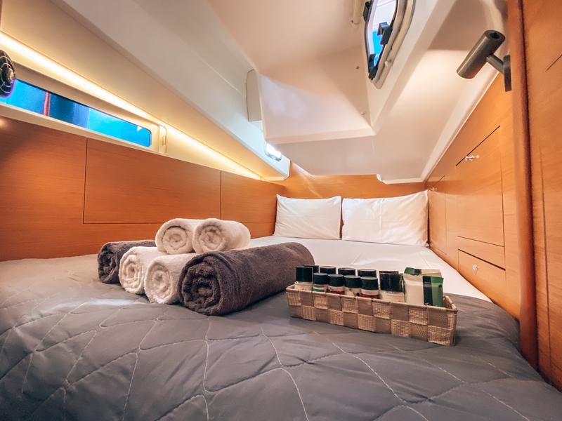 Book yachts online - sailboat - Sun Odyssey 410 - Aquaholic - rent