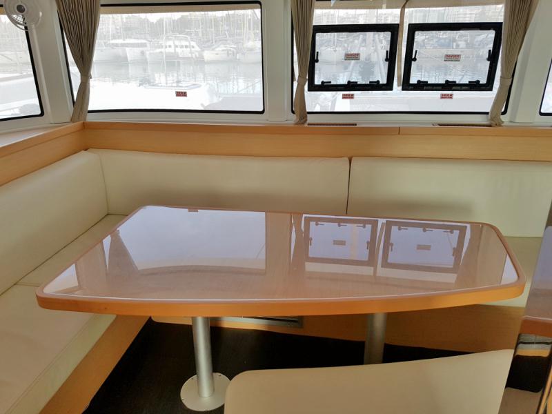 Book yachts online - catamaran - Lagoon 42 - Breezer - rent