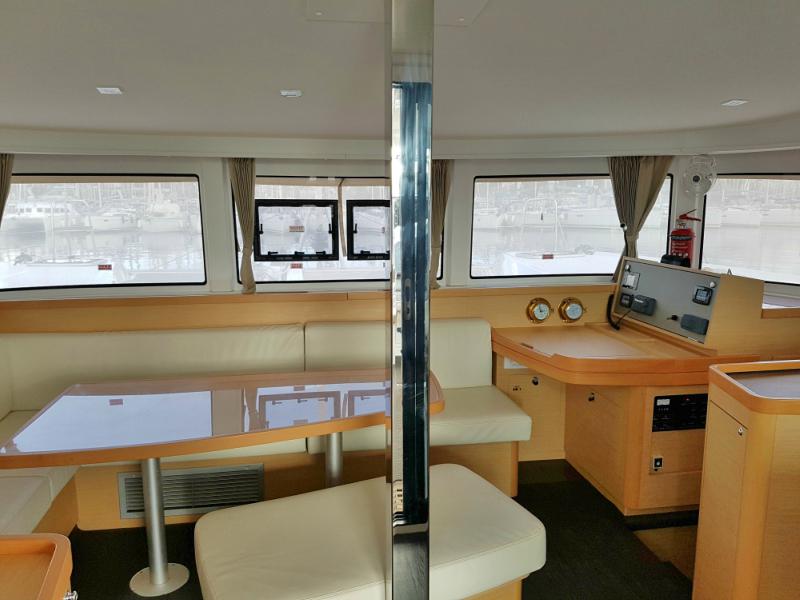 Book yachts online - catamaran - Lagoon 42 - Breezer - rent