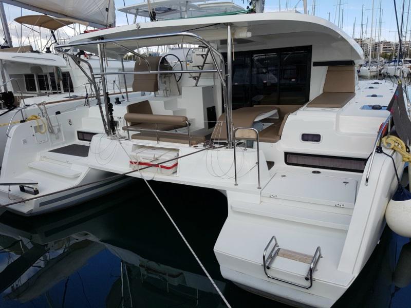 Book yachts online - catamaran - Lagoon 42 - Breezer - rent