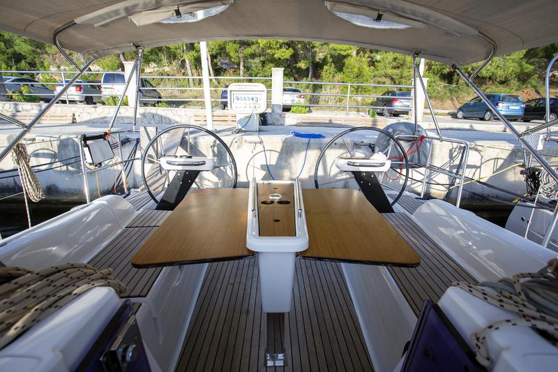 Book yachts online - sailboat - Dufour 360 Grand Large - Vanila - rent